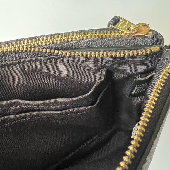 Coach Signature Brown and Black double zip wristlet in Signature Canvas - Picture 4 of 6